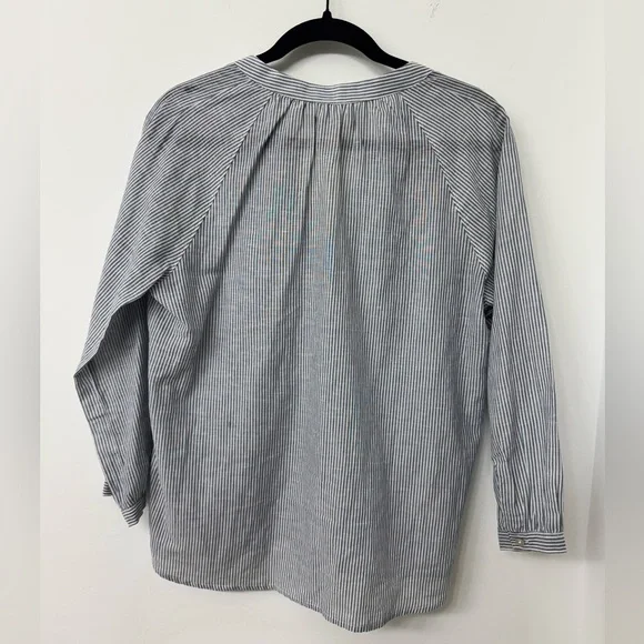 Abercrombie & Fitch Top - Picture 2 of 3